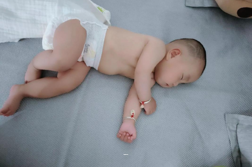 迁安市五个月宝宝拇指内扣 迁安市五个月宝宝拇指内扣